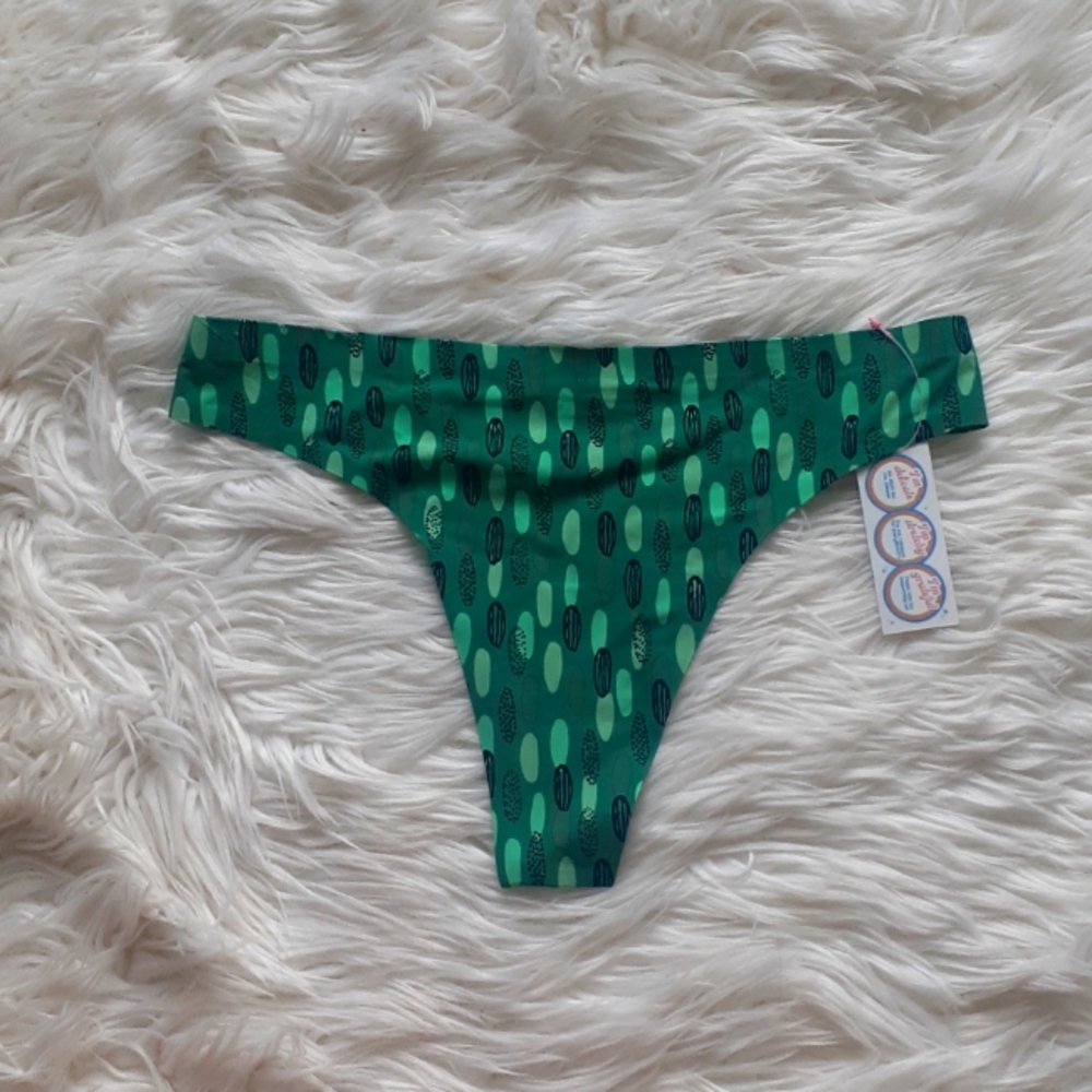 NWT Cheek Boss Green Simple Oval Thong Panties Size Medium